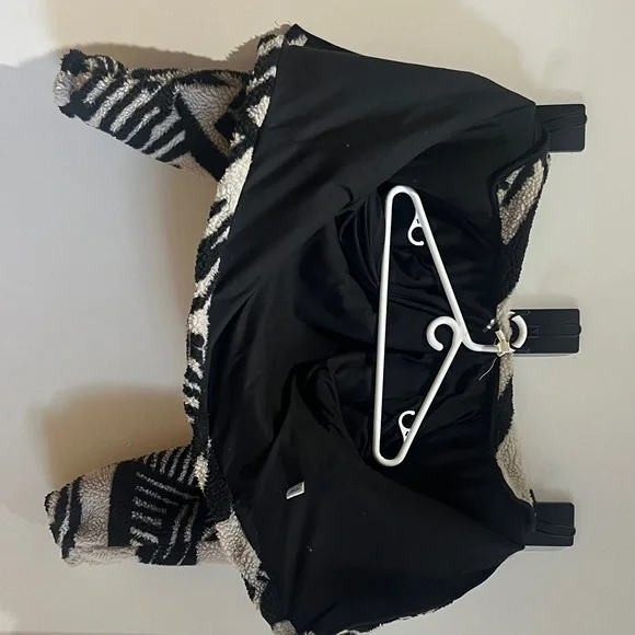 Elan Black and Cream Geometric Teddy Jacket - Picture 4 of 6